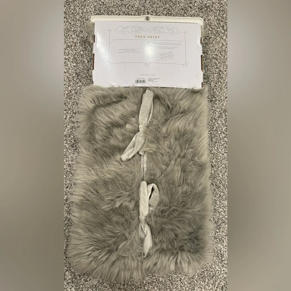 Wondershop Silver Gray Faux Fur Christmas Elegant Holiday Tree Skirt